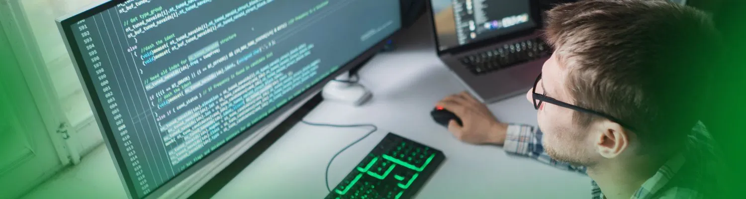 Banner sobre ciberseguridad en ERP y factura electrónica, con enfoque en protección de datos y cumplimiento normativo para pymes.
